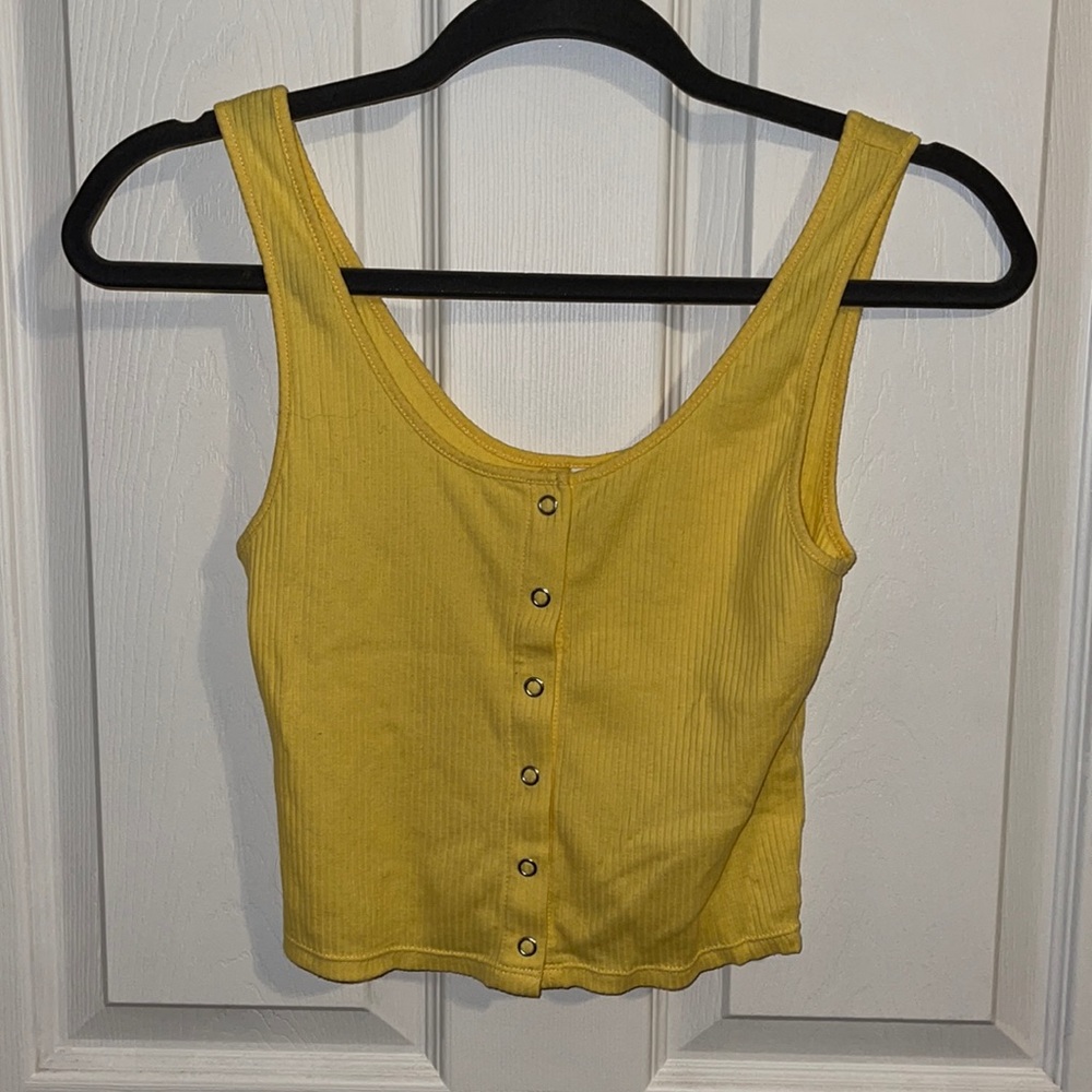 Yellow button tank